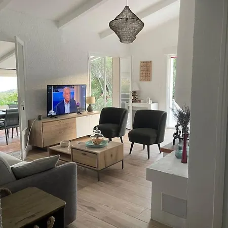 Agreable Vue Avec Piscine Willa Sagone (Corsica)